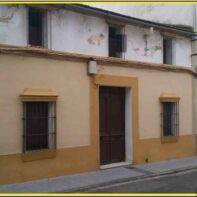 CASA EN VENTA BIEN SITUADA