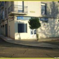 LOCAL DE ESQUINA EN VENTA