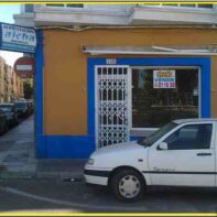 LOCAL DE ESQUINA EN VENTA