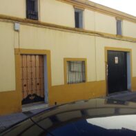 CASA AMPLIA EN EL CENTRO