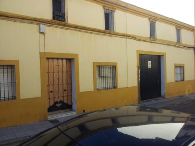 CASA AMPLIA EN EL CENTRO