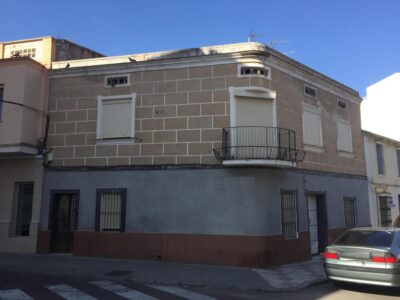 CASA DE ESQUINA VENTA