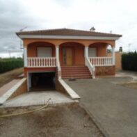 CHALET MUY BIEN SITUADO