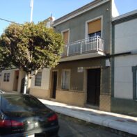 CASA Y PISO EN VENTA