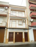 PISO SEMI INDEPENDIENTE CON COCHERA