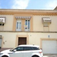 LOCAL DE ESQUINA EN VENTA