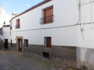 CASA EN VENTA EN MONTANCHEZ