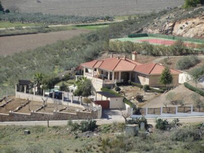 CHALET URBANO CON EXCELENTES CALIDADES