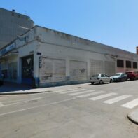 LOCAL-NAVE CON FACHADA A 3 CALLES