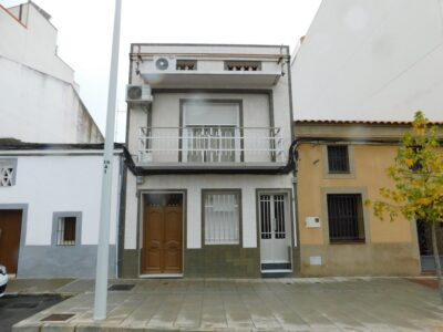 CASA Y PISO EN VENTA