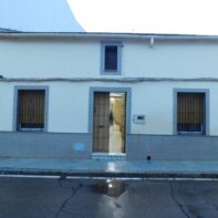 CASA ENTERA REFORMADA