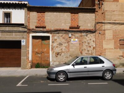 CASA-SOLAR CON BUENA SITUACION