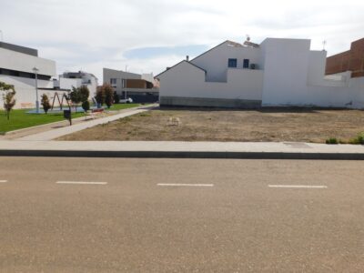 SOLAR DE ESQUINA EN VENTA