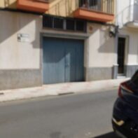 COCHERA CERRADA-LOCAL EN VENTA