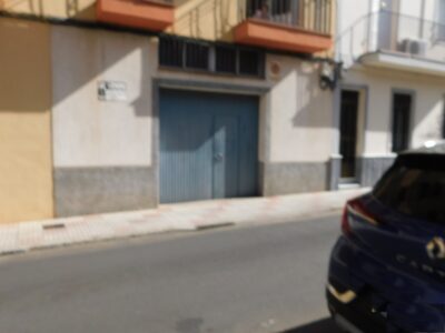 COCHERA CERRADA-LOCAL EN VENTA