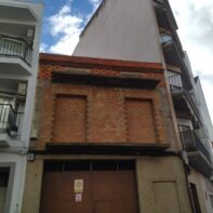 EDIFICIO DE TRES PLANTAS EN VENTA