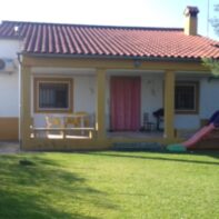 CHALET EN LA CARRETERA DE LAS ARENAS