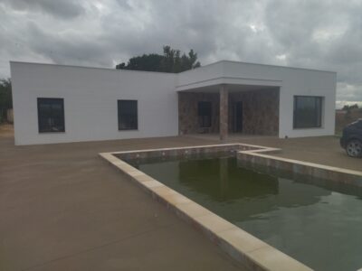 CHALET CON PISCINA NUEVO A ESTRENAR