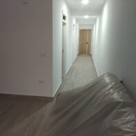 CASA COMPLETAMENTE REFORMADA