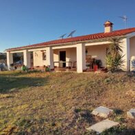 EXPLOTACION GANADERA CON CASA EN BURGUILLOS DEL CERRO