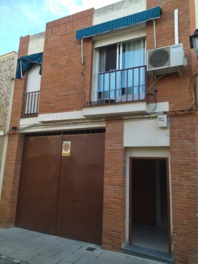 COCHERA MAS VIVIENDA EN VENTA