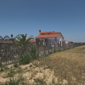 CHALET CON BUENAS CALIDADES