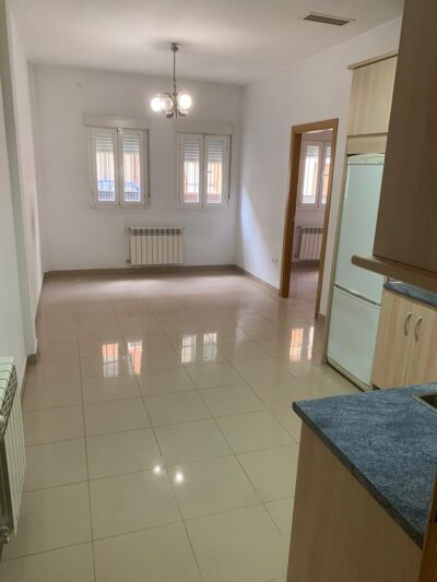 APARTAMENTO CON BUENAS CALIDADES EN EL CENTRO