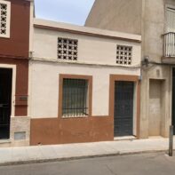 CASA BIEN CONSERVADA